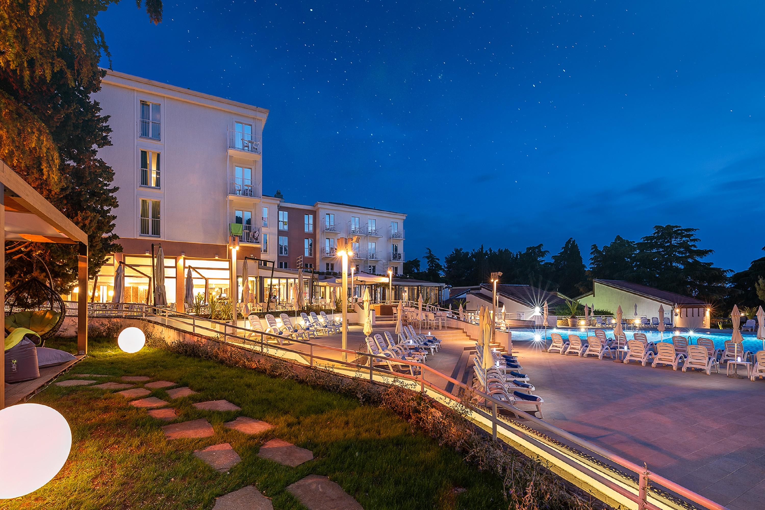 Valamar Pinia Hotel Porec Exterior photo